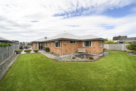 Photo of property in 25 Pegasus Place, Kelvin Grove, Palmerston North, 4414