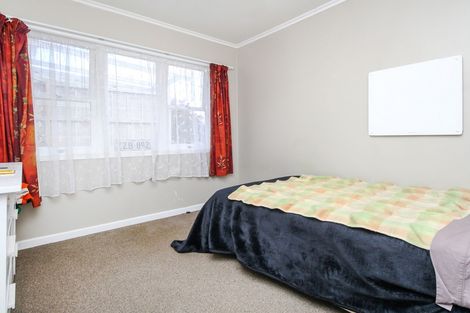 Photo of property in 22 Kingdale Road, Henderson, Auckland, 0610