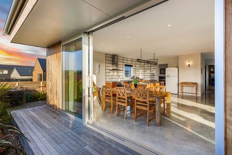 Photo of property in 75 Riverhead Point Drive, Riverhead, 0820