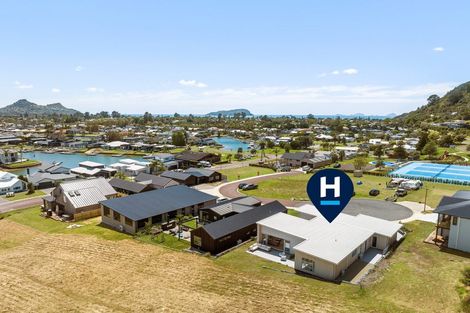 Photo of property in 16 Ian Hopper Way, Pauanui, 3579