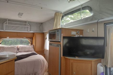 Photo of property in 13 Nancy Wake Place, Cable Bay, 0420