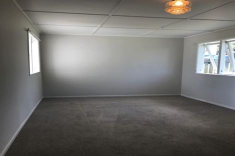 Photo of property in 959a Beach Road, Torbay, Auckland, 0630