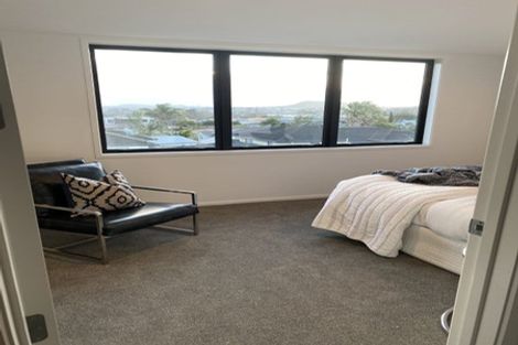 Photo of property in 35 Lewis Road, Pakuranga, Auckland, 2010