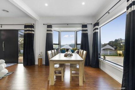 Photo of property in 27 Petherick Crescent, Johnsonville, Wellington, 6037