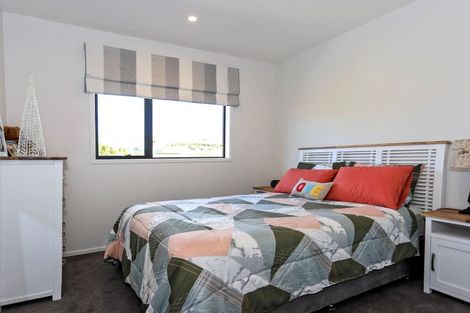 Photo of property in 15 Anglers Way, Omokoroa, 3114