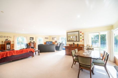 Photo of property in 50 Waicola Drive, Fitzherbert, Palmerston North, 4471