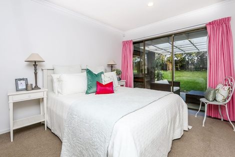 Photo of property in 37 Fratley Avenue, Farm Cove, Auckland, 2012