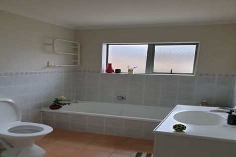 Photo of property in 3 Parkridge Way, Henderson, Auckland, 0612