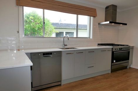 Photo of property in 77 Gray Avenue, Paraparaumu Beach, Paraparaumu, 5032