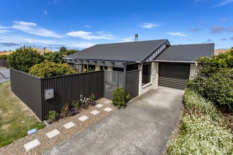 Photo of property in 26 Amberley Beach Road, Amberley, 7410