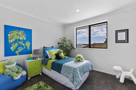 Photo of property in 34 Twin Parks Rise, Papakura, 2110