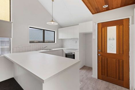 Photo of property in 15 Dickens Street, Owhata, Rotorua, 3010