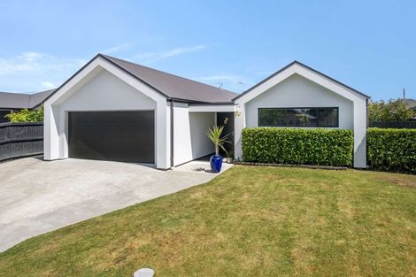 Photo of property in 17 Churchill Drive, Rangiora, 7400