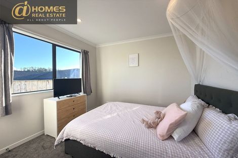 Photo of property in 12 Mamuku Drive, Massey, Auckland, 0614