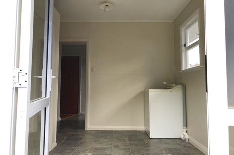 Photo of property in 128 Waikawa Road, Picton, 7220