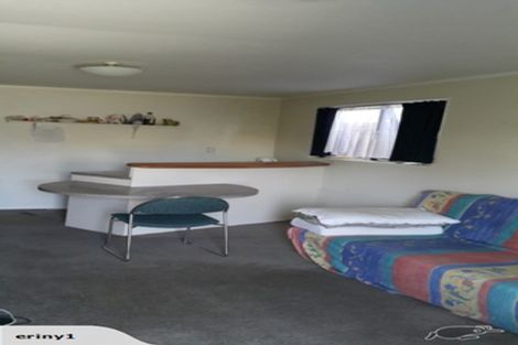 Photo of property in 2/523 Glenfield Road, Glenfield, Auckland, 0629