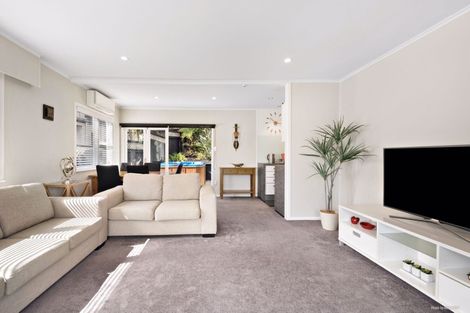 Photo of property in 1/50 Glencoe Road, Browns Bay, Auckland, 0630