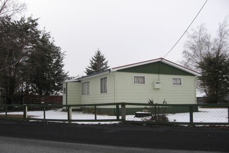 Photo of property in 30 Simons Street, Twizel, 7901
