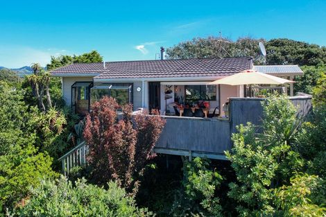 Photo of property in 14 Hughes Street, Waikanae Beach, Waikanae, 5036