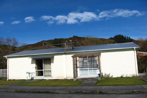 Photo of property in 119-131 Broadway, Reefton, 7830