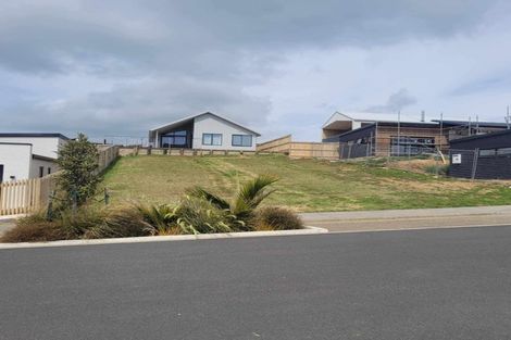 Photo of property in 71 Omahina Street, Raglan, 3225