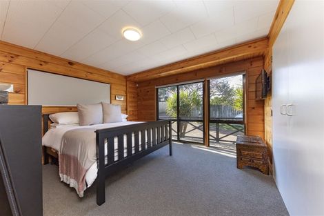 Photo of property in 11 Marlin Street, West Harbour, Auckland, 0618