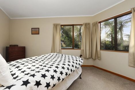 Photo of property in 268 Forest Hill Road, Waiatarua, Auckland, 0612