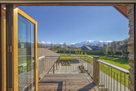Photo of property in 8 Waimana Place, Wanaka, 9305