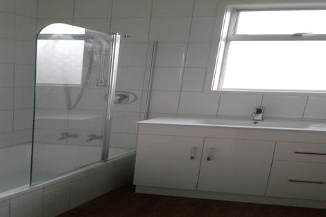 Photo of property in 64 Old Wairoa Road, Papakura, 2110