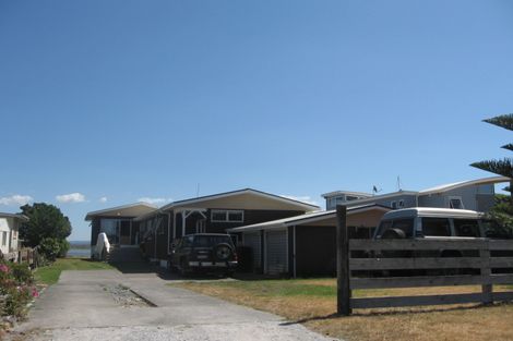 Photo of property in 664 Pukehina Parade, Pukehina, Te Puke, 3189