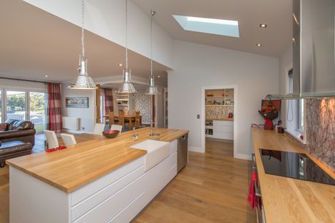 Photo of property in 6 Rushden Rise, Westmorland, Christchurch, 8025