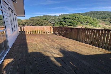 Photo of property in 124 Taylor Terrace, Tawa, Wellington, 5028