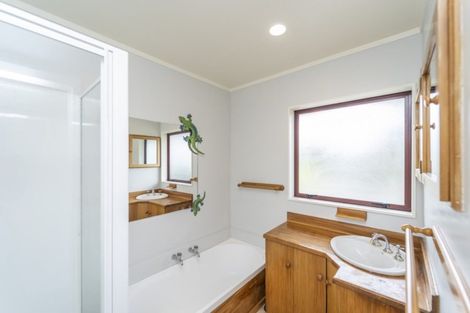 Photo of property in 121 Southdown Drive, Martinborough, 5781