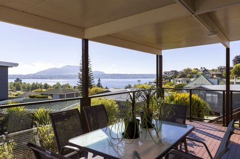 Photo of property in 1 Scenic Heights, Acacia Bay, Taupo, 3330