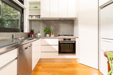 Photo of property in 26 Priscilla Crescent, Kingston, Wellington, 6021