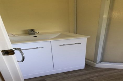 Photo of property in 1/14 Clematis Avenue, Murrays Bay, Auckland, 0630