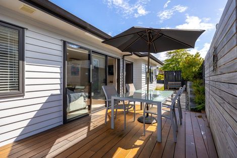 Photo of property in 60 Matua Road, Huapai, Kumeu, 0810