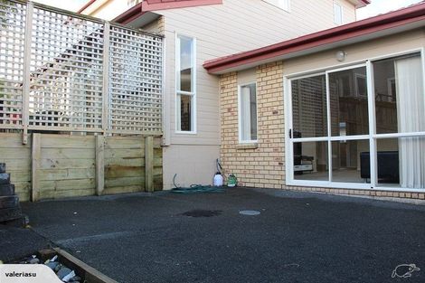 Photo of property in 4 Trotting Terrace, Fairview Heights, Auckland, 0632