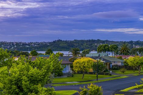 Photo of property in 14 Claresholm Place, Mangere Bridge, Auckland, 2022