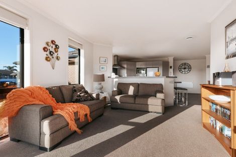 Photo of property in 63 Carrington Drive, Papamoa Beach, Papamoa, 3118