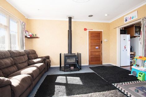Photo of property in 135 Roberts Line, Kelvin Grove, Palmerston North, 4414
