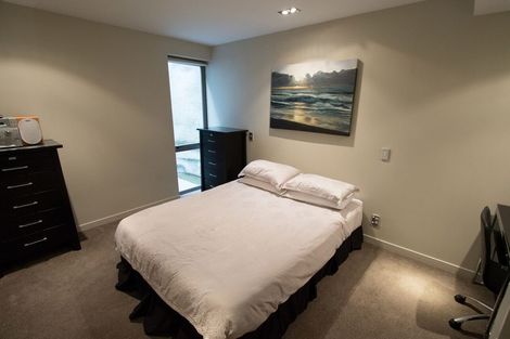 Photo of property in Dune, 2a/138 Oriental Parade, Oriental Bay, Wellington, 6011