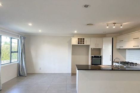 Photo of property in 16 Holland Road, Hillcrest, Auckland, 0627