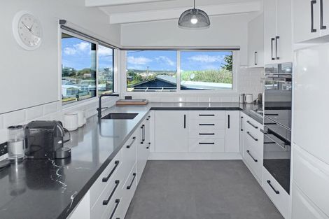 Photo of property in 122 Seabury Avenue, Foxton Beach, Foxton, 4815