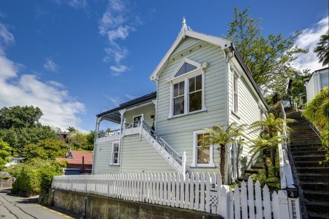 Photo of property in 2 Cameron Road, Bluff Hill, Napier, 4110