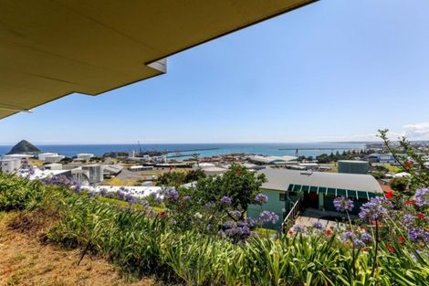 Photo of property in 20 Findlay Street, Moturoa, New Plymouth, 4310