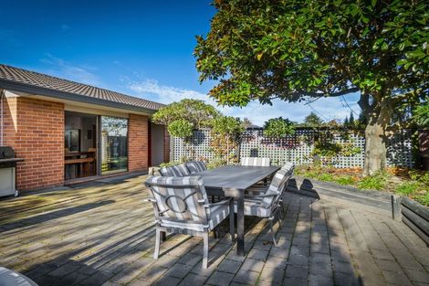 Photo of property in 20 Takaro Avenue, Sockburn, Christchurch, 8042
