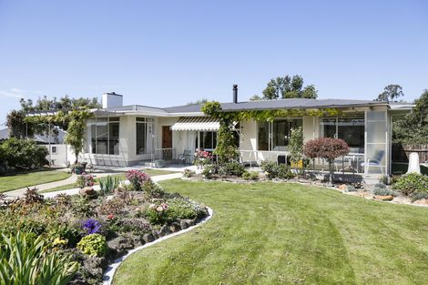 Photo of property in 1 Weston Road, Holmes Hill, Oamaru, 9401