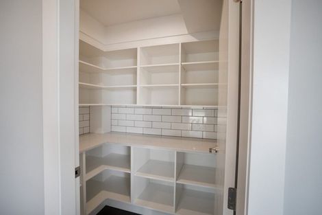 Photo of property in 44 Atlantic Drive, Fitzherbert, Palmerston North, 4410