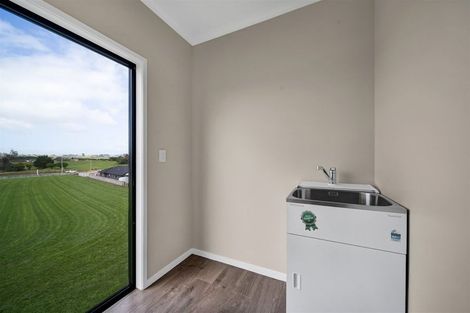 Photo of property in 5 Hinz Lane, Bell Block, New Plymouth, 4312